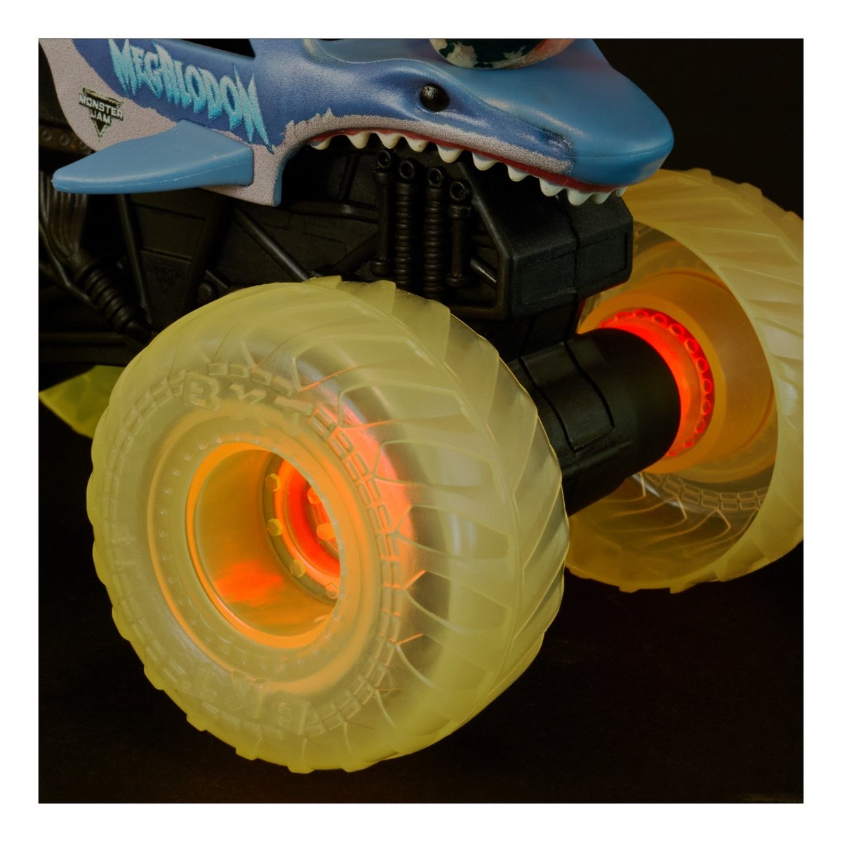 Monster Jam Pack 2 Veh Con Luz 1:43