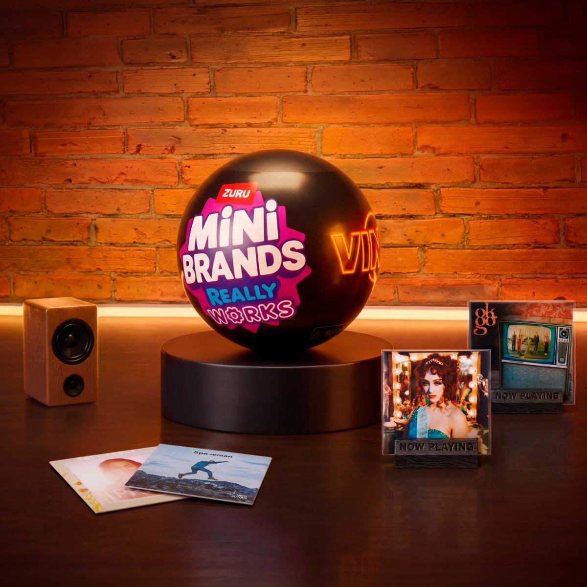 Bola Mini Brands Con Vinilo De Zuru