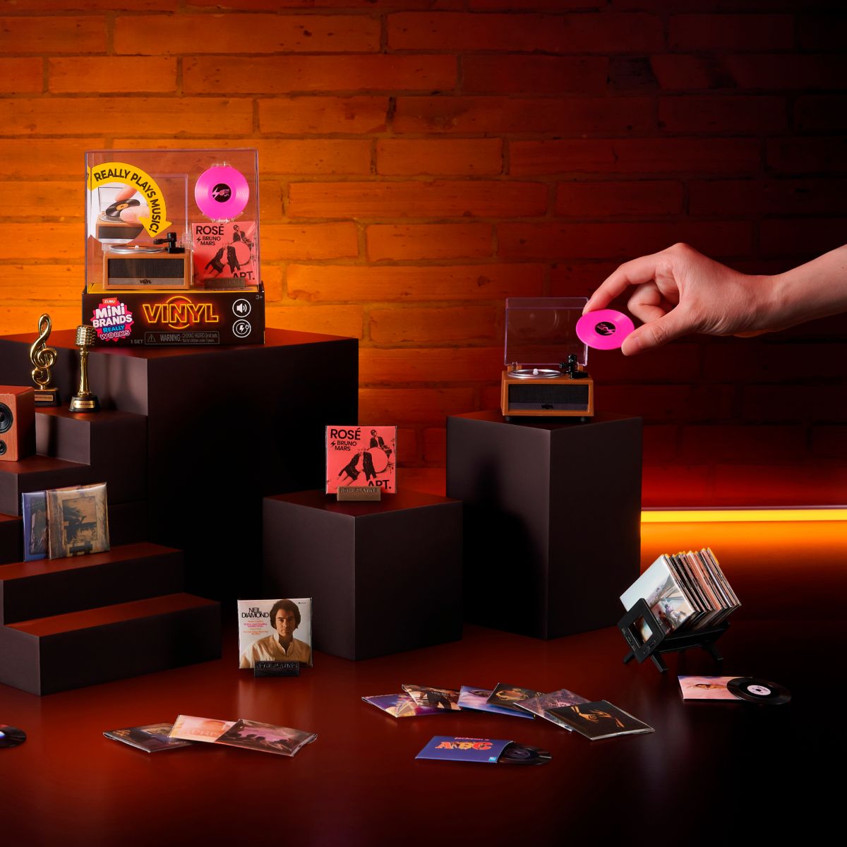 Playset Mini Brands Con Vinilo De Zuru