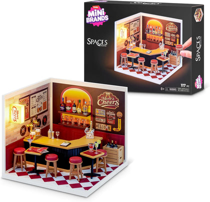 ZURU Mini Brands Spaces Here’s Cheers Bar Set Miniatura 117 Piezas