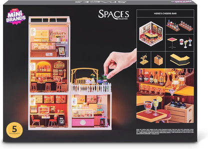 ZURU Mini Brands Spaces Here’s Cheers Bar Set Miniatura 117 Piezas