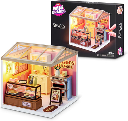 ZURU Mini Brands Spaces Bakers Haven Bakery Set Miniatura 109 Piezas