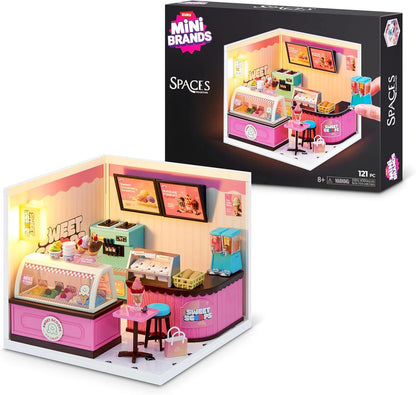 Título ecommerce: ZURU Mini Brands Spaces Sweet Scoops Ice Cream Store Set Miniatura 121 Piezas