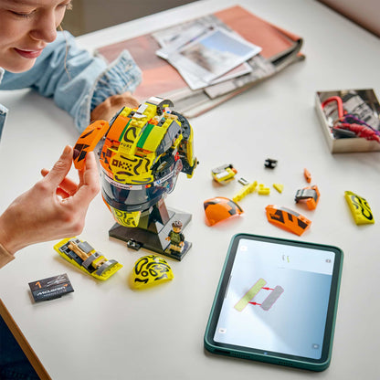 Casco Lando Norris Mclaren F1 Lego Special Edition — 43208_06.jpg