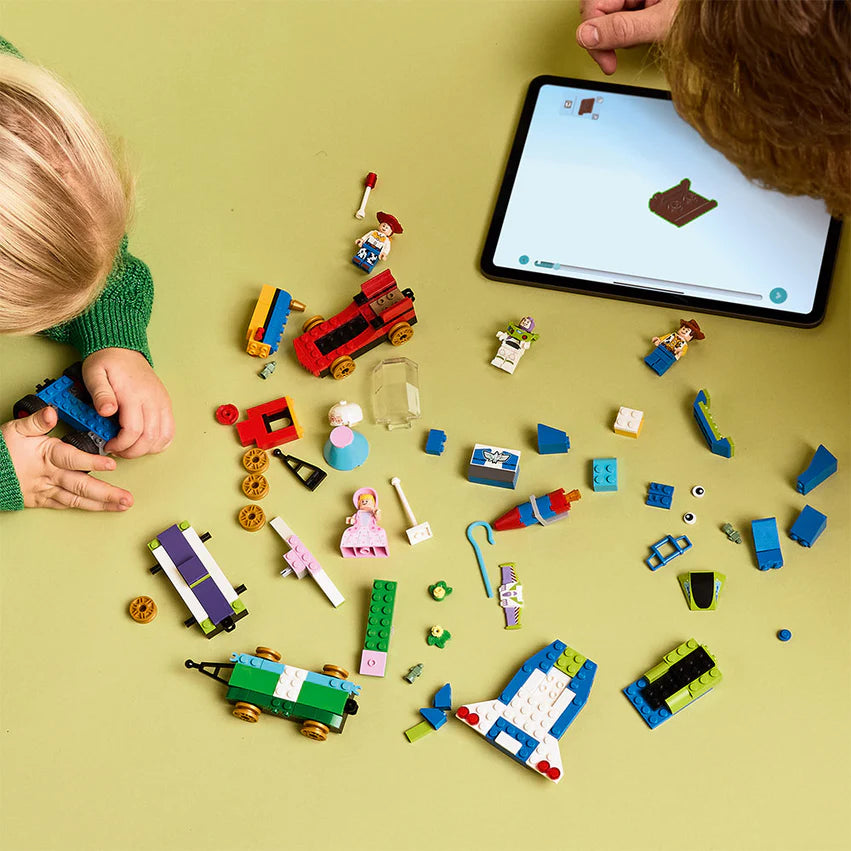 Tren De Celebracion De Toy Story Y Auto Rc Lego Disney Classic