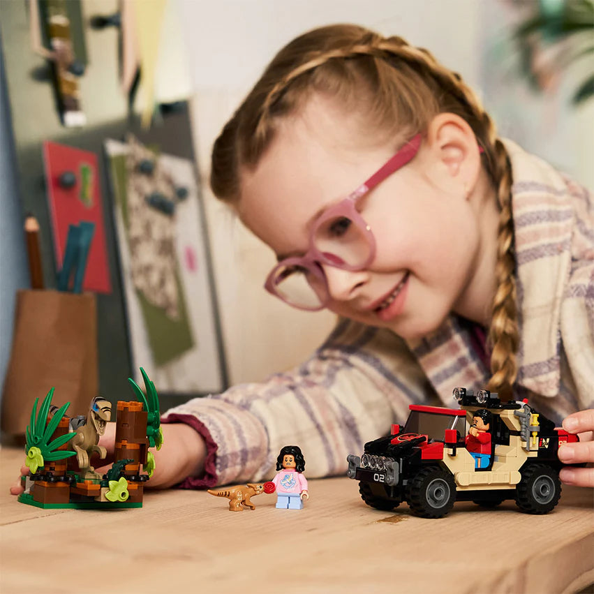 Escape En Auto Todoterreno Y Raptor Al Acecho Lego Jurassic World