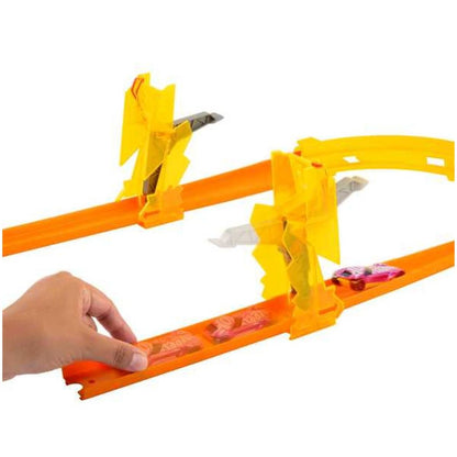 Hot Wheels Track Builder Caja Mediana De Acrobacias Con Temática
