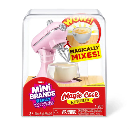 Batidora rosa Mini Brands Magic Cook Kitchen Zuru en empaque transparente