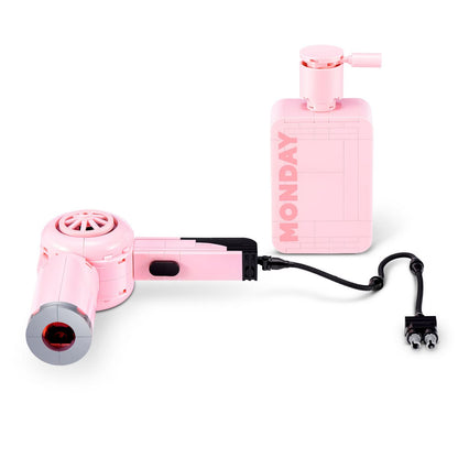 Modelo construido de secador de pelo y perfume con bloques Beauty Max